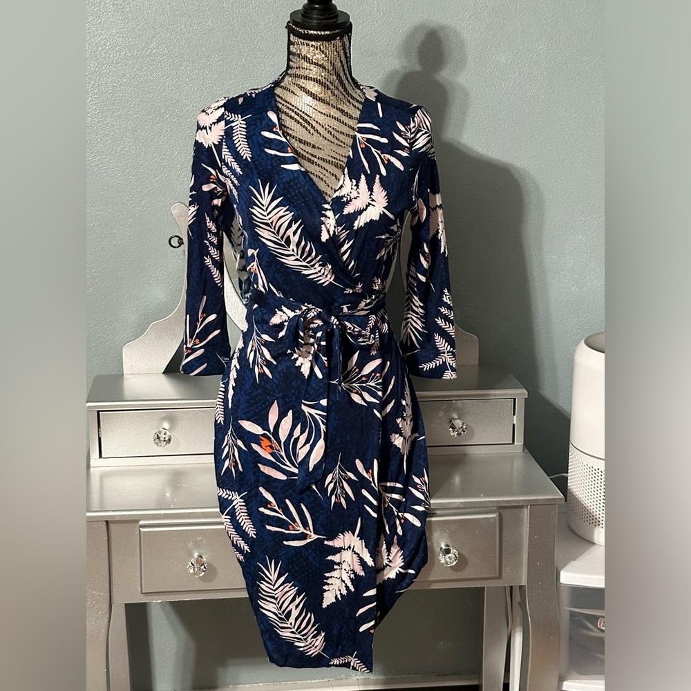 Diane Von Furstenberg Julian 2 Wrap Dress size 6